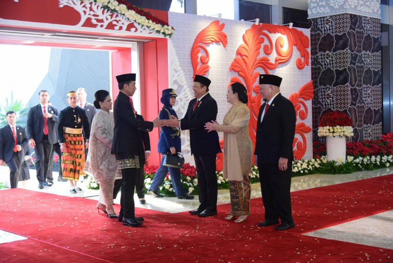 Buka Sidang Tahunan MPR, Bamsoet Bagikan Pantun Beringin, Prabowo dan Jokowi