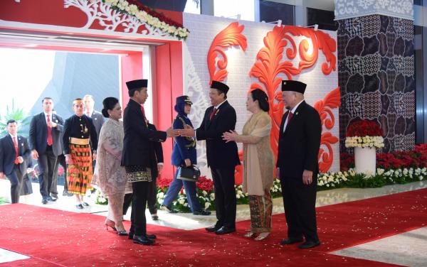 Buka Sidang Tahunan MPR, Bamsoet Bagikan Pantun Beringin, Prabowo dan Jokowi