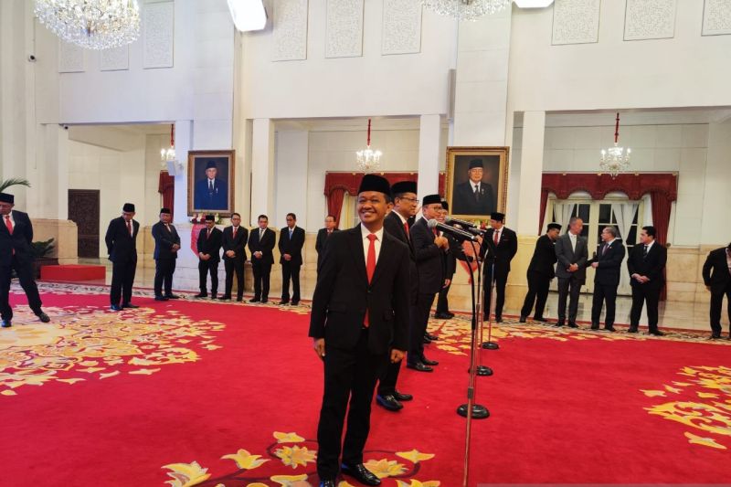 Jokowi Lantik Bahlil Lahadalia sebagai Menteri ESDM