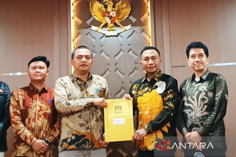 Rapat Pleno Penetapan Dharma-Kun sebagai Calon Perseorangan Pilkada Jakarta 2024 Diskors Tiga Kali