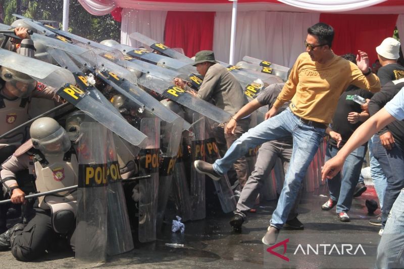 Polres Kudus Gelar Simulasi Pengamanan Pilkada 2024 untuk Antisipasi Kerusuhan