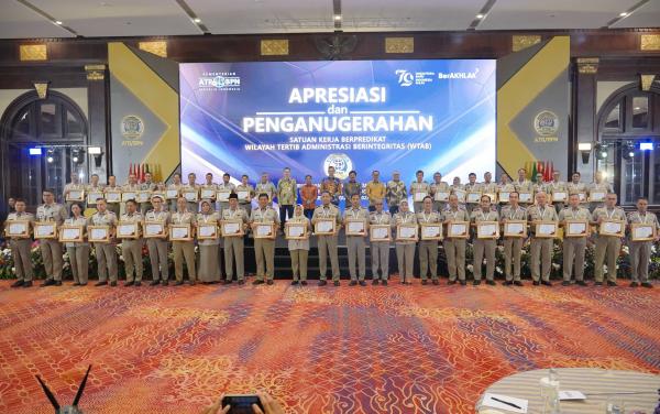 Menteri AHY Berikan Predikat WTAB kepada 46 Satuan Kerja Daerah