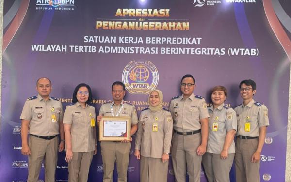 Kantah Jaksel Raih Penghargaan Wilayah Tertib Administrasi Berintegritas