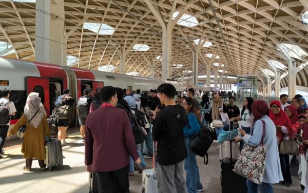 Ratusan Ribu WNA dari 154 Negara Gunakan Whoosh