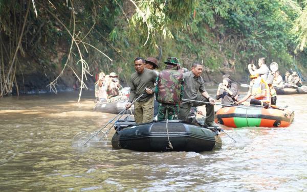 Dua Jenderal Menulis Sejarah di Bibir Ciliwung