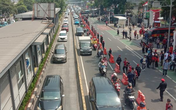 Jalan Depan Kantor KPU DKI Jakarta Ditutup Sementara