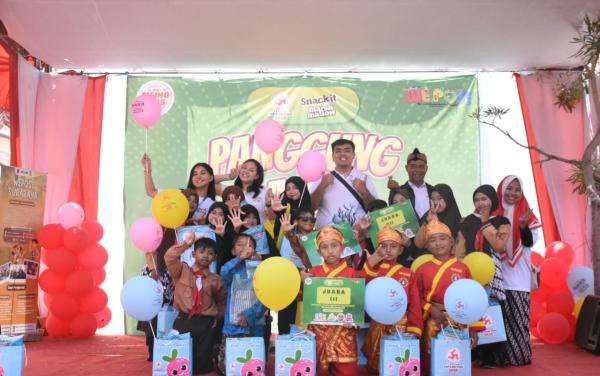 Kino Indonesia Ajak Anak-anak Berprestasi Melalui Panggung Aksi Dumas di Surabaya