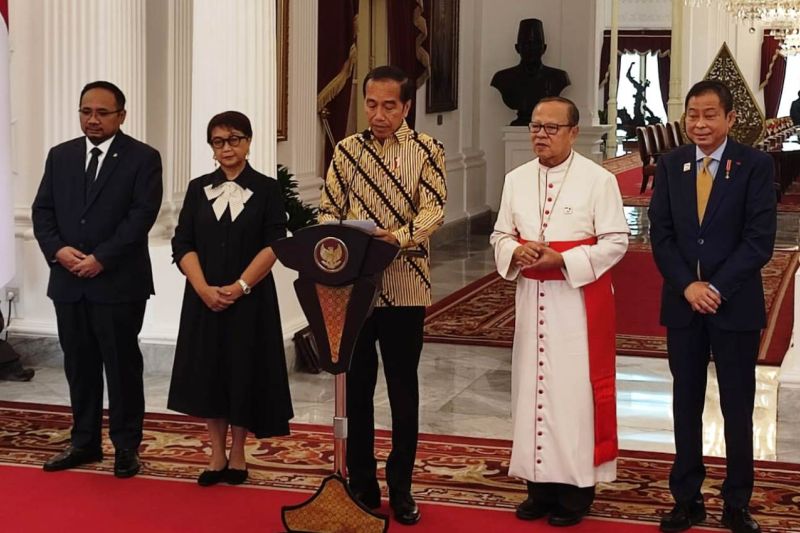 Sambut Paus Fransiskus, Jokowi: Selamat Datang yang Mulia