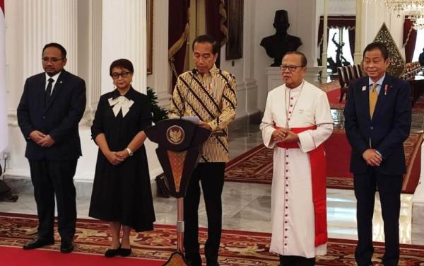 Sambut Paus Fransiskus, Jokowi: Selamat Datang yang Mulia