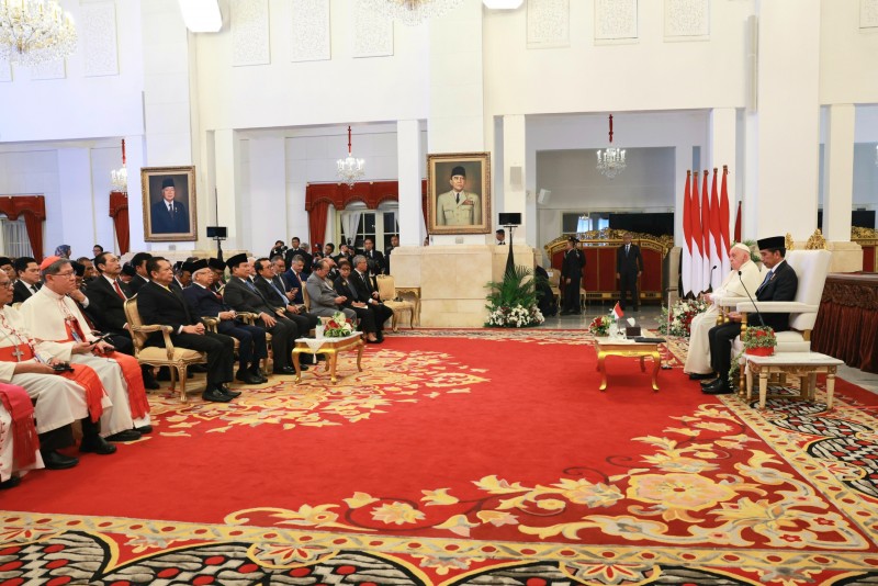 Pesan Sejuk Sekaligus Menohok Paus Fransiskus di Hadapan Jokowi