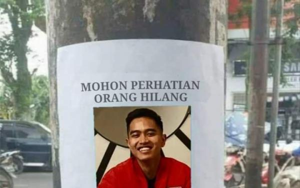 Ditunggu di KPK, Kaesang Muncul di Kantor PSI