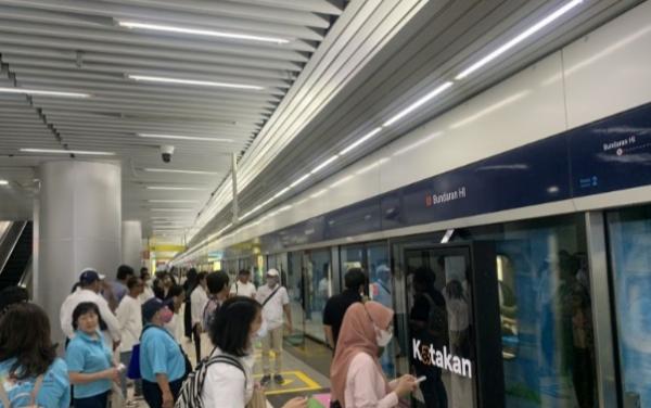 Ribuan Jemaat Mulai Padati GBK untuk Misa Akbar Paus Fransiskus