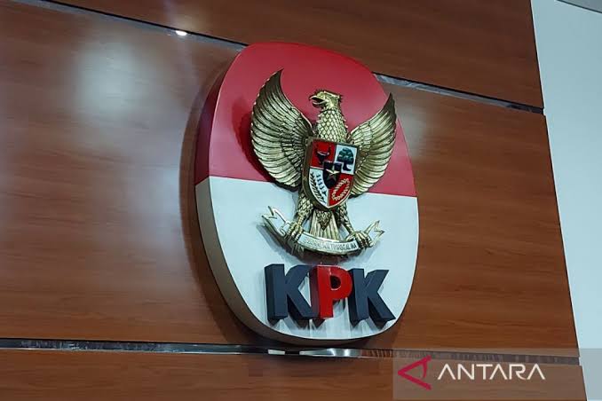 Ungkap Menteri Setor Duit Ke Gibran, KPK Harus Panggil Rocky Gerung