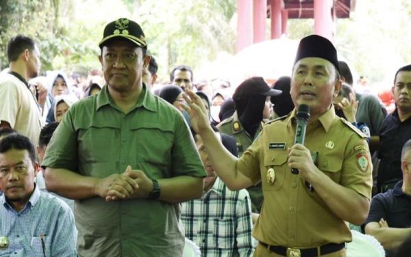 Gubernur Sugianto Gratiskan Paket Sembako untuk Mahasiswa di Sampit
