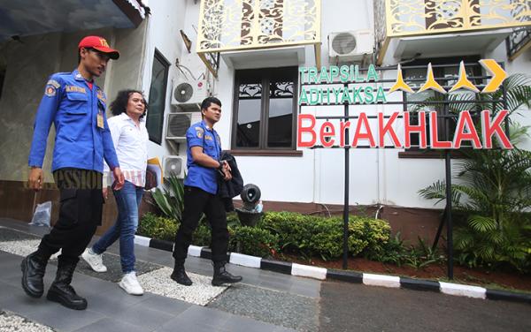 Foto dan Video Sandi Butarbutar Sambangi Kejari Depok