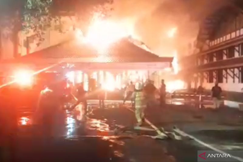 Gedung Pos Bloc Jakarta Terbakar, Diduga Karena Adanya Korsleting Listrik