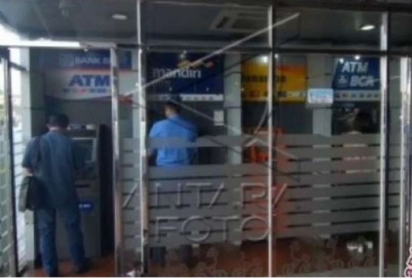 Polda Metro Jaya Tangkap Dua Pelaku Pencurian dengan Modus Ganjal ATM