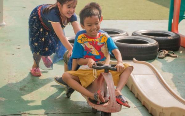 Psikolog Imbau Orang Tua Awasi Penggunaan Gadget dan Peringkat Permainan Anak