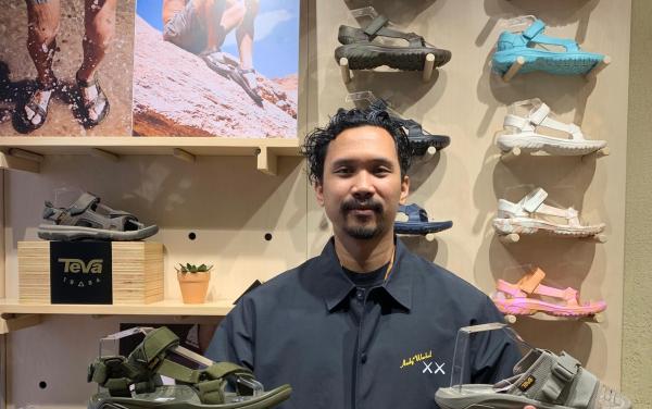 Teva Buka Toko Keenam di Indonesia