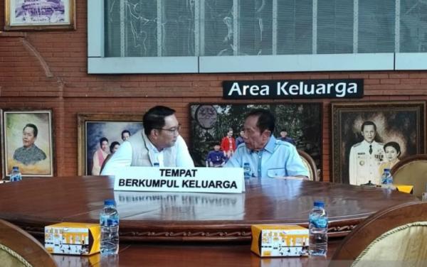 Ridwan Kamil Sambangi Kediaman Sutiyoso Jelang Pilkada DKI 2024