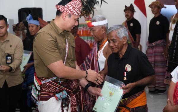 AHY Serahkan Sertipikat TORA, Kesetiaan Masyarakat Eks Timor Timur Terbayar Lunas