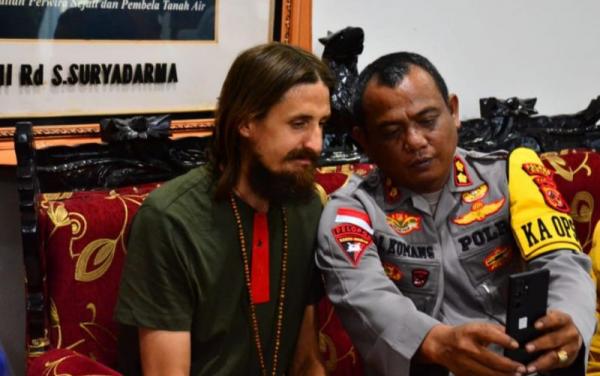 Setelah 1,5 Tahun Disandera, Pilot Susi Air Phillip Mehrtens Bebas