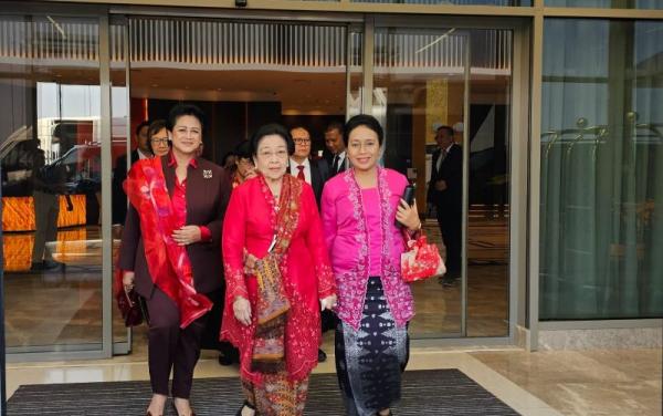 Megawati Terima Gelar Profesor Kehormatan Universitas Silk Road Internasional