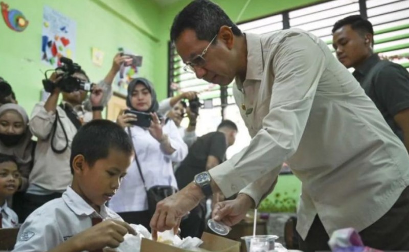 Pemprov DKI Jakarta Distribusikan 5.389 Paket Makanan dalam Uji Coba Program MBG