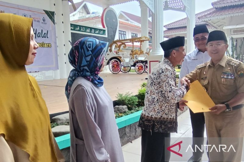 150 Pelaku Usaha dan UMKM di Cianjur Terima Sertifikat Halal dari Kemenag