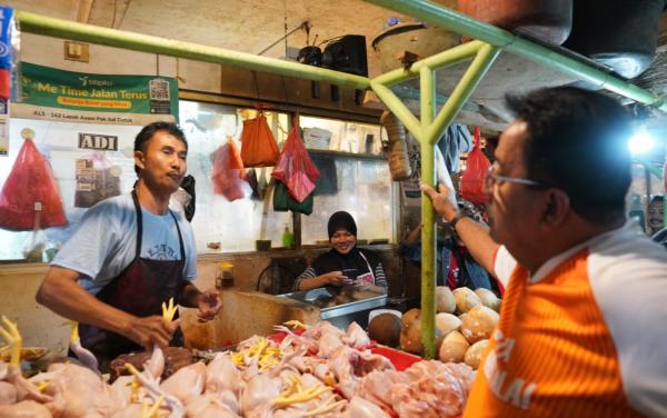 Momen Bang Doel Blusukan ke Pasar Lenteng Agung