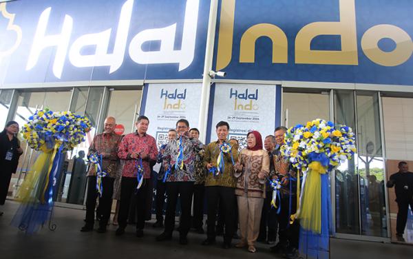 Pembukaan Halal Indonesia Internasional Industry Expo di ICE BSD
