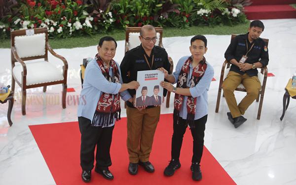 Membentuk Kabinet Bumi Datar