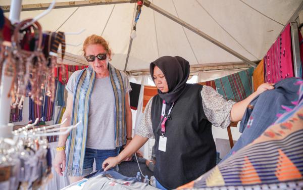 UMKM Binaan Pertamina Pikat Wisatawan di Pertamina Grand Prix of Indonesia 2024