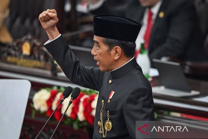 Presiden Jokowi Wajib Berhenti dalam Masa Jabatan, Ini Alasannya (Bag 2)
