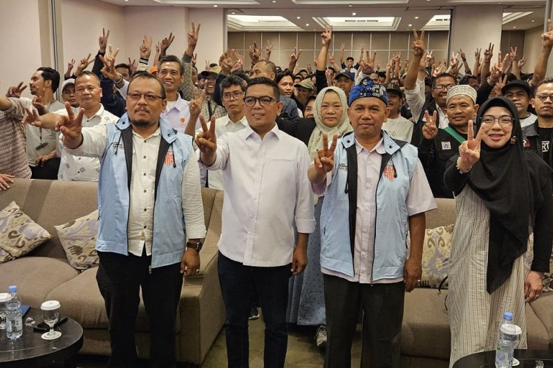 Ratusan Buruh Deklarasi Dukung Andra-Dimyati di Pilkada Banten 2024