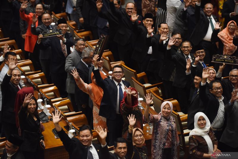 Guntur Sasono dan Annisa Mahesa Jadi Pimpinan Sementara DPR RI 2024-2029