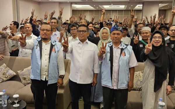 Ratusan Buruh Deklarasi Dukung Andra-Dimyati di Pilkada Banten 2024