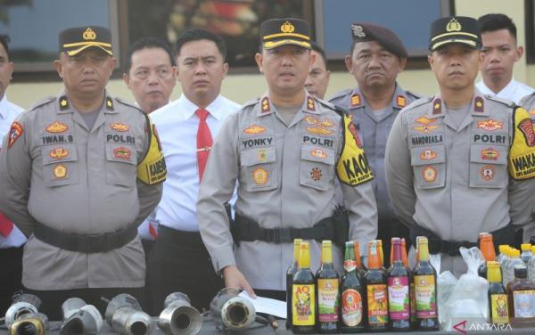 Polres Cianjur Amankan Sekitar 1.000 Knalpot Bising dan 642 Botol Miras