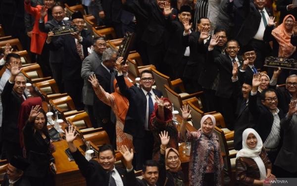 Guntur Sasono dan Annisa Mahesa Jadi Pimpinan Sementara DPR RI 2024-2029