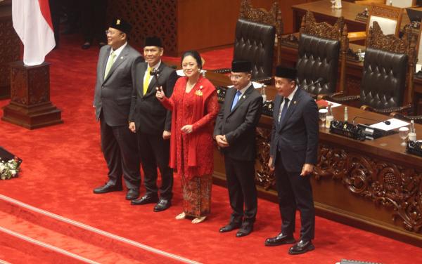 Tidak Realistis, Anggota DPR Terima Pensiun Seumur Hidup