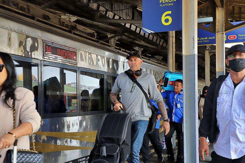KAI Daop 8 Surabaya Catat Wisman Pengguna Kereta Api Capai 8.196 Pelanggan di Triwulan Ketiga 2024
