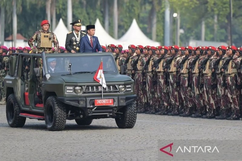 Insiden Mantan Panglima TNI Try Sutrisno Tidak Dihargai, Jokowi Harus Minta Maaf