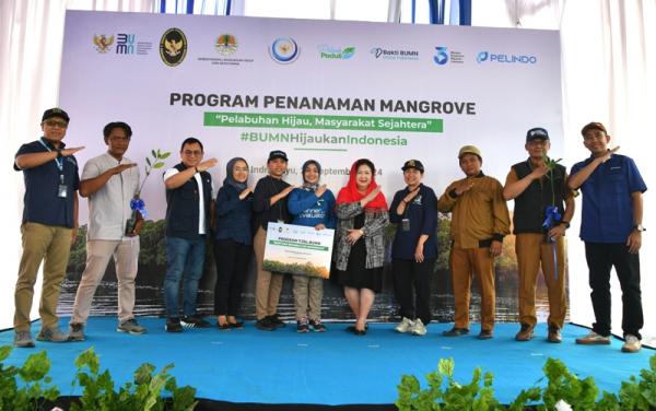 PT API Dukung National Blue Carbon Action Lewat Rehabilitasi Mangrove