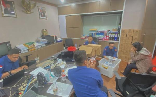 Geledah Kantor Menteri Siti Nurbaya, Kejagung Angkut 4 Boks Dokumen