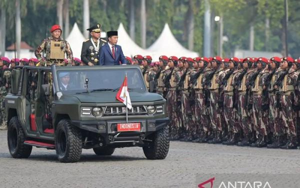 Insiden Mantan Panglima TNI Try Sutrisno Tidak Dihargai, Jokowi Harus Minta Maaf