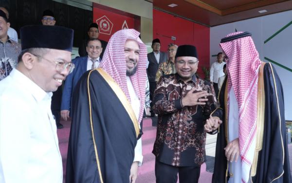 Imam dan Khatib Masjid Nabawi Kunjungi Indonesia Bawa Pesan dari Raja Salman