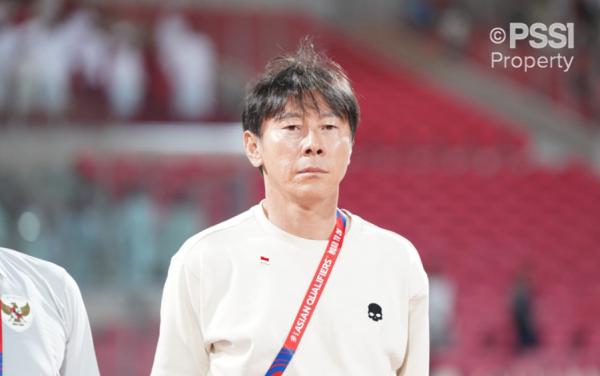 Shin Tae-yong Sesalkan Keputusan Wasit di Laga Indonesia VS Bahrain Semalam
