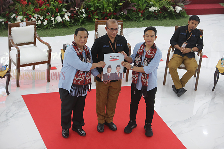 Membantu Prabowo Kembali ke UUD45