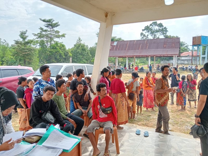 Jelang Pilkada, Lima Pemilih Pemula di Satu Keluarga Suku Anak Dalam Lakukan Rekam Data KTP-el
