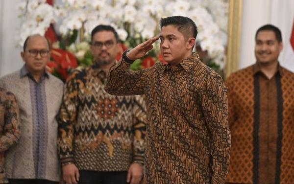 Dijabat Mayor Teddy, Seskab Turun Kasta